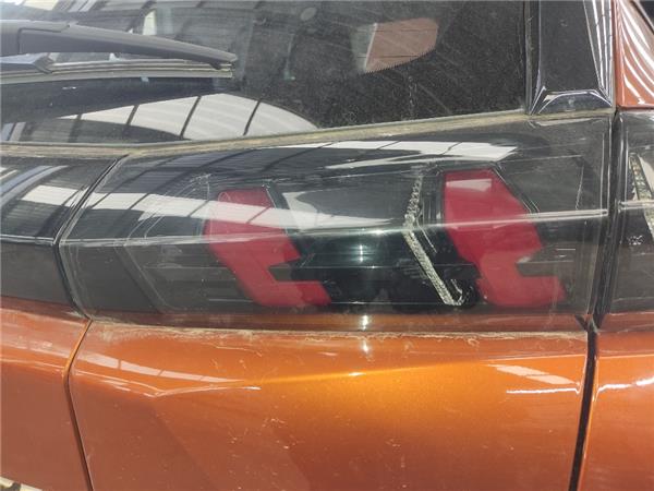 piloto porton trasero derecho peugeot 2008 p1
