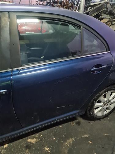 puerta trasera izquierda toyota avensis berli