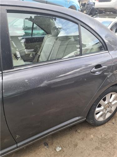 puerta trasera izquierda toyota avensis berli