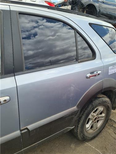 puerta trasera izquierda kia sorento bl 2002