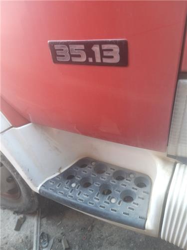 estribo puerta derecha nissan cabstar 012004