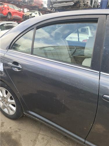 puerta trasera derecha toyota avensis berlina