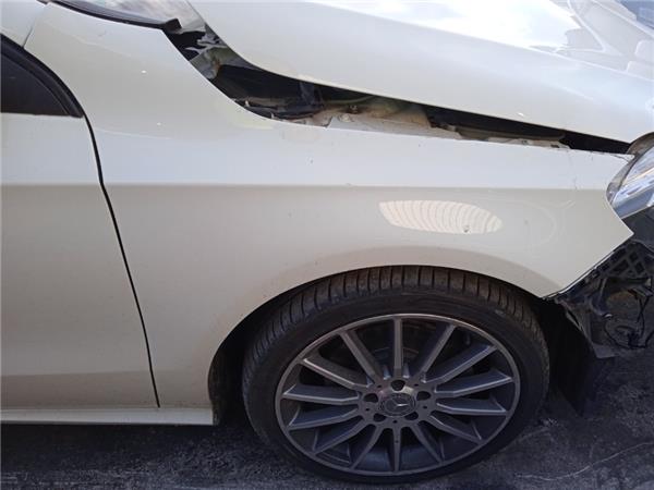 aleta delantera derecha mercedes benz clase a