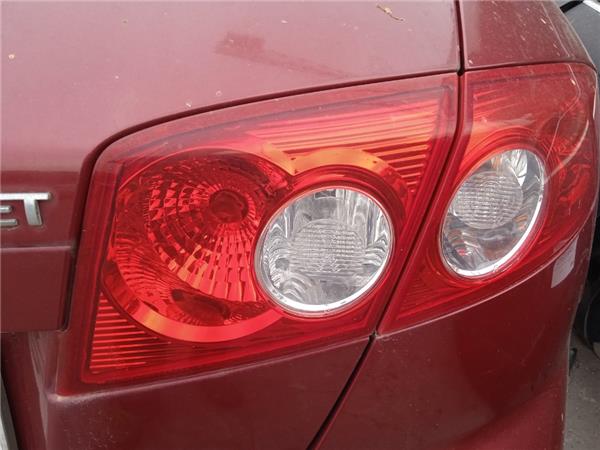 piloto porton trasero derecho chevrolet lacet