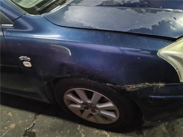 aleta delantera derecha toyota avensis berlin
