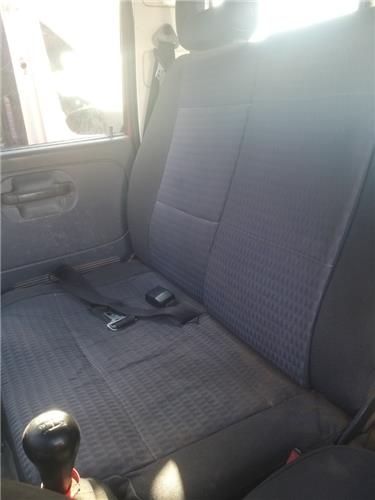 asiento delantero derecho nissan cabstar 0120