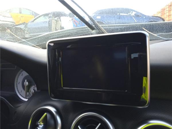 display mercedes benz clase a bm 176 062012