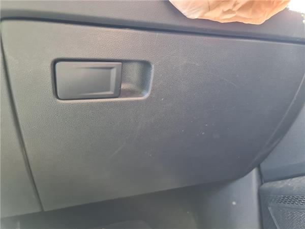 guantera salpicadero volkswagen polo v 6c1 01