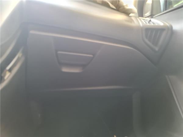 guantera salpicadero ford focus berlina cew 2