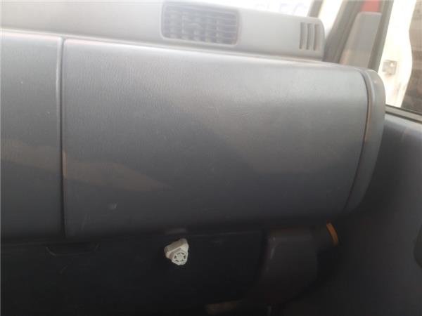 guantera salpicadero nissan cabstar 012004 c