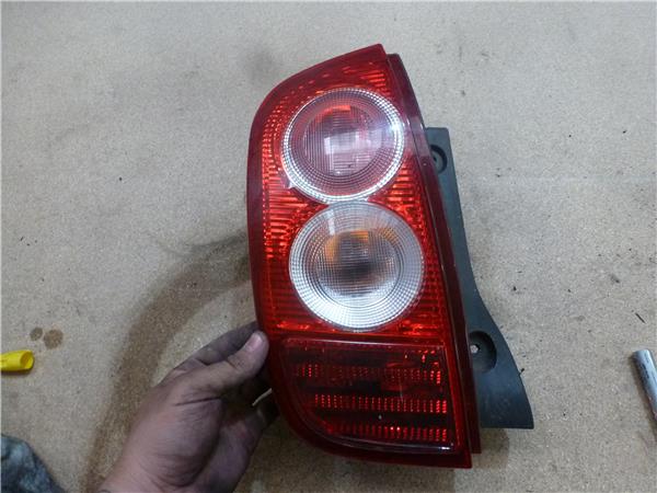 piloto trasero izquierdo nissan micra k12e 11