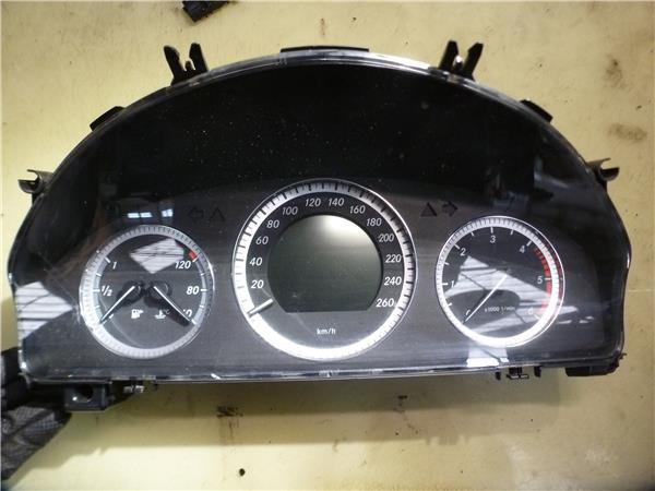 cuadro instrumentos mercedes benz clase c bm