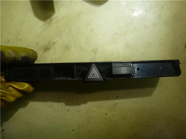 interruptor luces emergencia opel zafira b 20