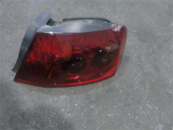 piloto trasero derecho peugeot 407 2004  20 s