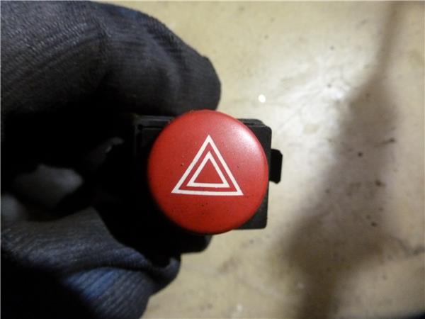 interruptor luces emergencia seat ibiza 6l1 0