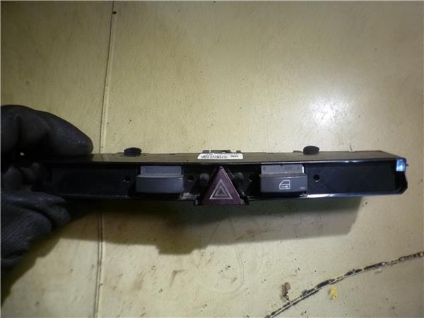 interruptor luces emergencia opel zafira b 20