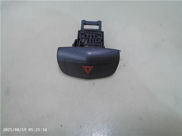 interruptor luces emergencia nissan primera b