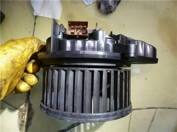 motor calefaccion audi a4 berlina 8e 122001