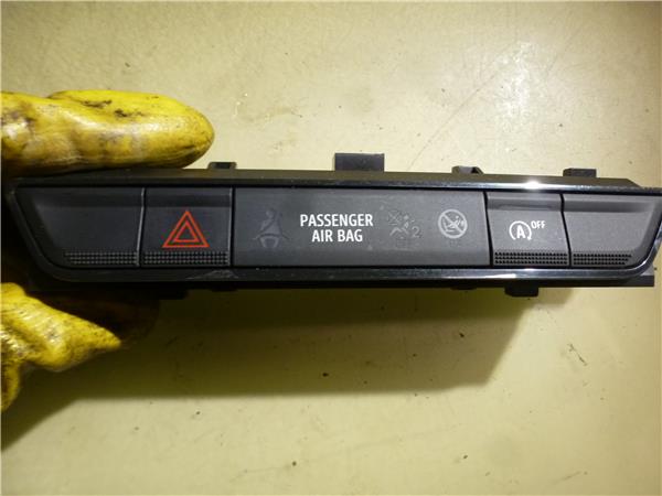 interruptor luces emergencia dacia sandero ii