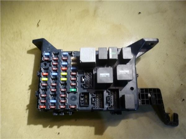 caja fusiblesrele ford mondeo berlina ge 2000