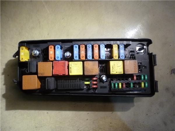 caja fusiblesrele saab 9 3 berlina 2003 19 t