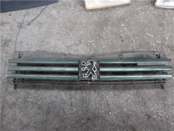 rejilla paragolpes delantero peugeot 205 berlina (02.1983 >) 1.8 xad / xad multi [1,8 ltr.   44 kw diesel]