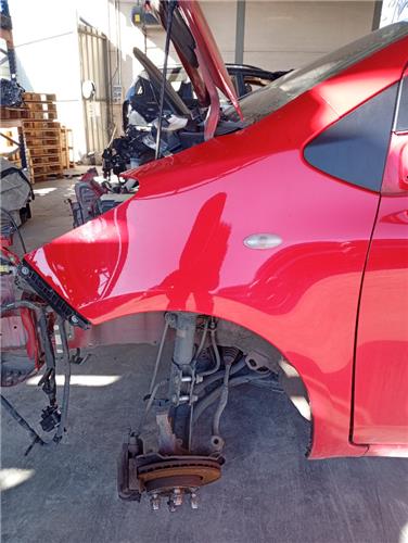 aleta delantera izquierda toyota yaris ksp9sc