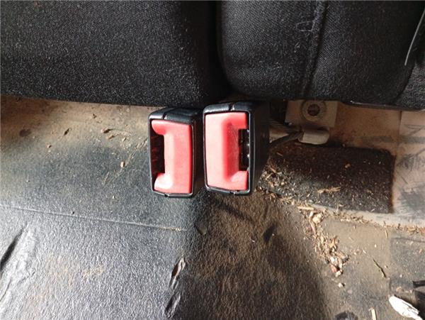 anclaje cinturon trasero izquierdo volkswagen