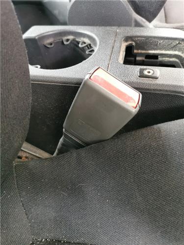 anclaje cinturon delantero derecho opel astra