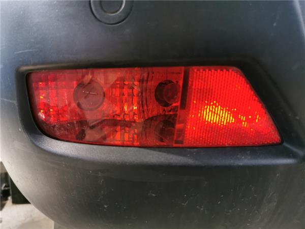 piloto defensa trasero izquierdo peugeot 3008