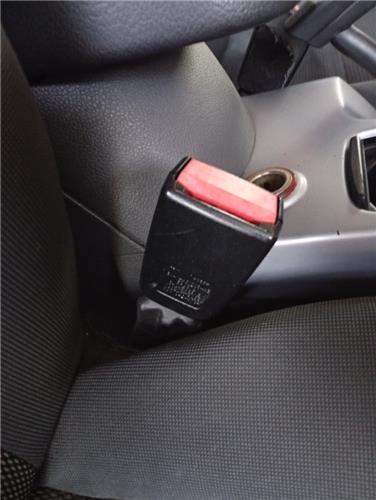 anclaje cinturon delantero derecho ford kuga