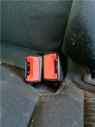 anclaje cinturon trasero central volkswagen golf vi (5k1)(10.2008 >2012) 1.6 advance [1,6 ltr.   77 kw tdi dpf]