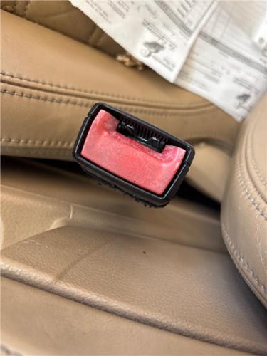 anclaje cinturon delantero derecho volkswagen