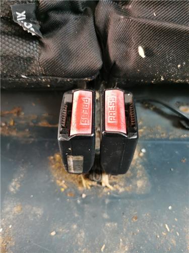 anclaje cinturon trasero central peugeot 207 (2006 >) 1.4 confort [1,4 ltr.   50 kw hdi]