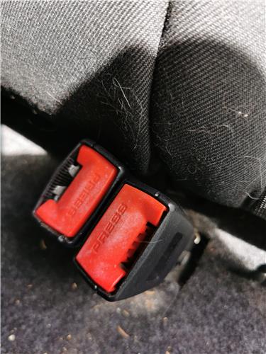 anclaje cinturon trasero central skoda octavi