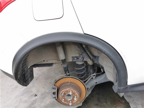 aletin trasero derecho nissan juke i f15e 062