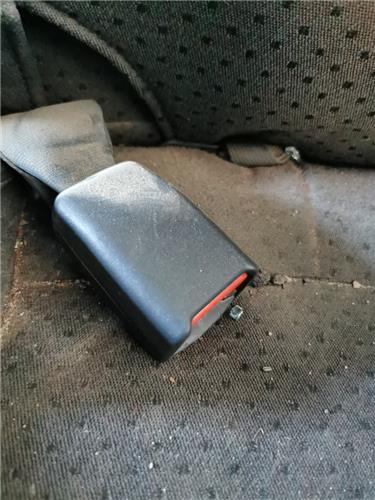 anclaje cinturon trasero derecho kia sorento