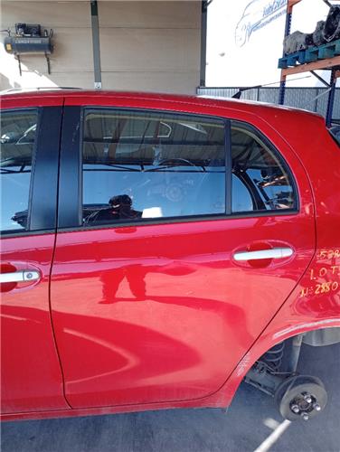 puerta trasera izquierda toyota yaris ksp9scp