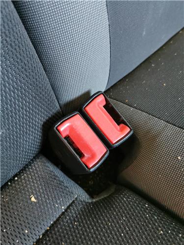 anclaje cinturon trasero derecho ford focus b