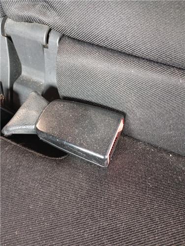anclaje cinturon trasero central peugeot 3008