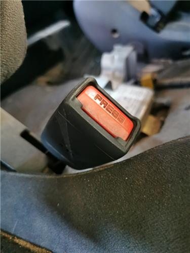 anclaje cinturon delantero derecho kia sorent