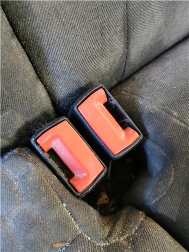 anclaje cinturon trasero central ford focus b