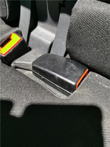 anclaje cinturon trasero central peugeot 3008