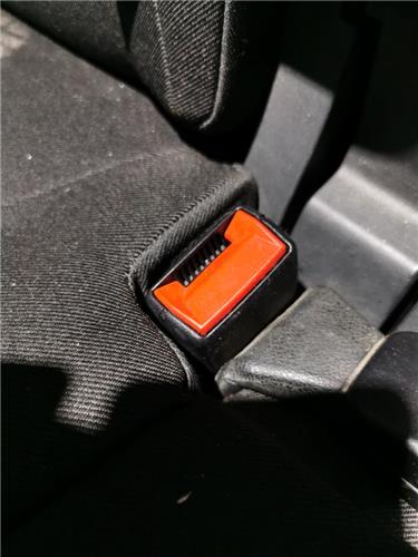 anclaje cinturon trasero derecho peugeot 3008