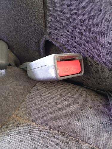 anclaje cinturon trasero izquierdo kia sorent