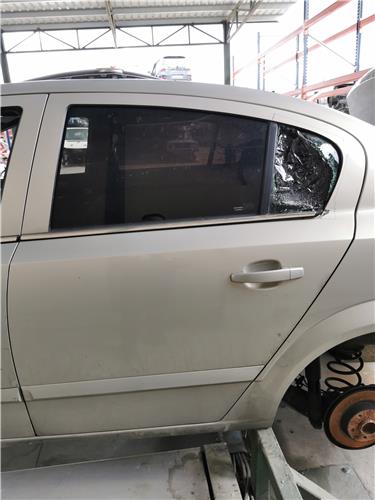 puerta trasera izquierda opel astra h sedan 1