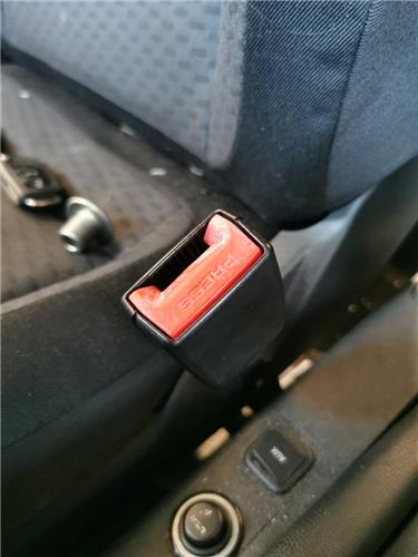 anclaje cinturon delantero derecho skoda fabi