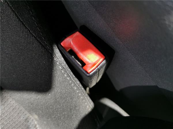 anclaje cinturon delantero izquierdo peugeot