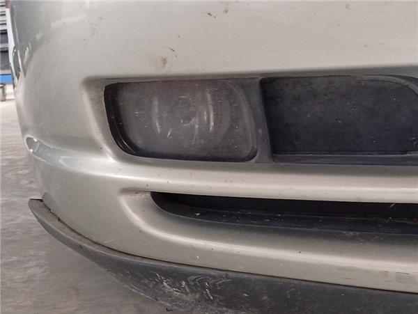 faro antiniebla derecho toyota avensis berlin