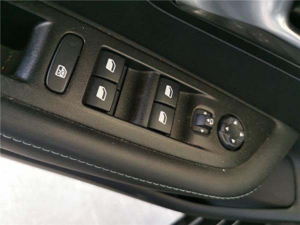 botonera puerta delantera izquierda peugeot 2
